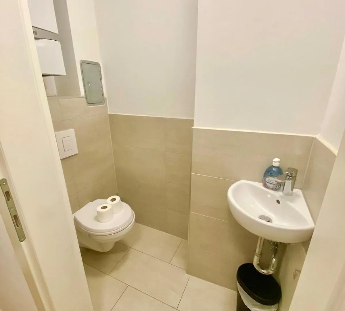Spacious Modern 2 Bedroom Apartment Vienna